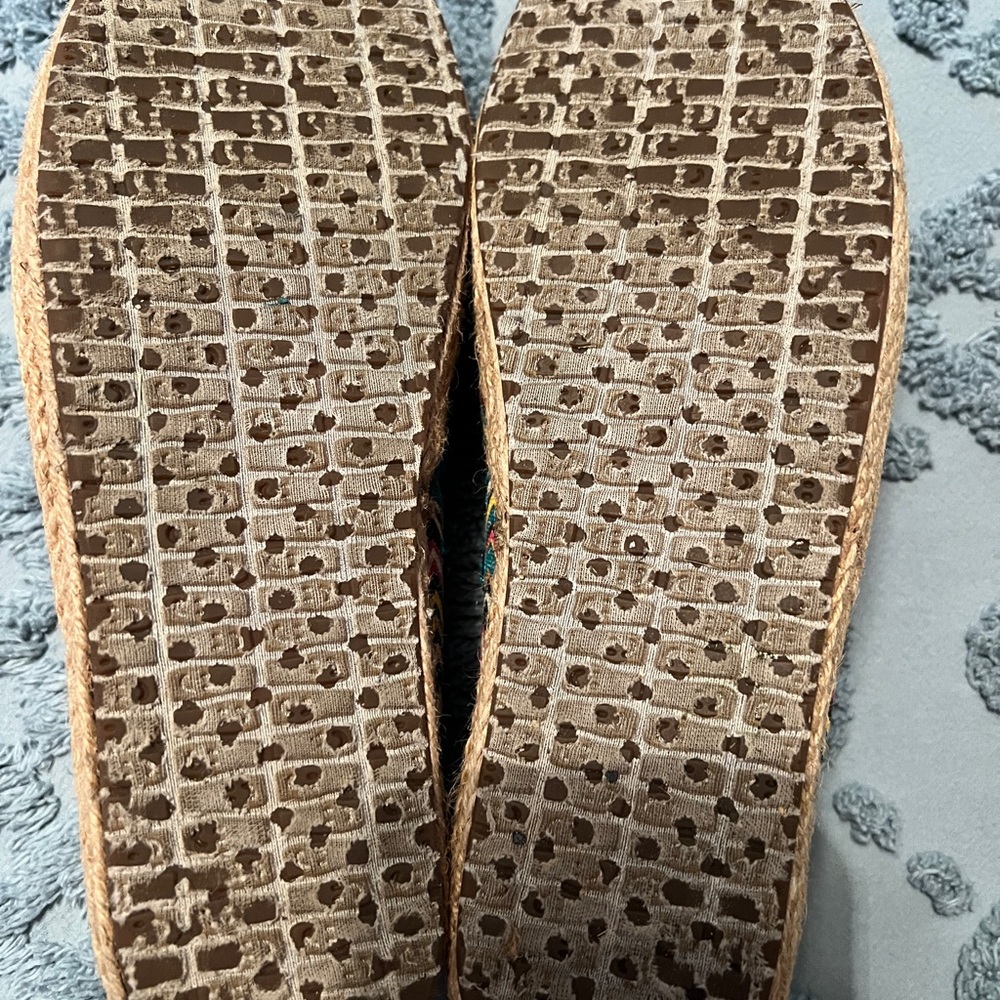 Sanuk Blue and Yellow Flats with Vibrant Pattern - Picture 8 of 9
